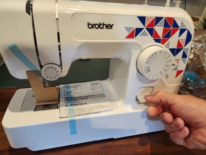 Like New Sewing Machine | Brother L14S