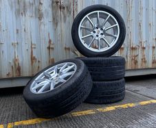 Genuine Porsche Macan Sport 20" Alloy Wheels - Pirelli, TPMS