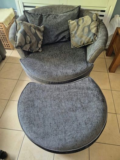 Couch with leg rest