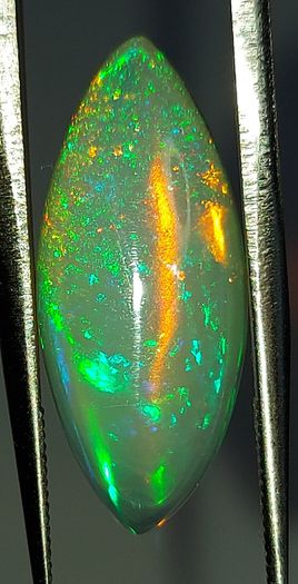 Ethiopian opal 4.19 ct pinfire pattern