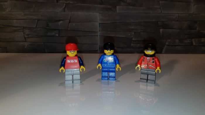 Lego City Service Station 7993 Full Set with car wash!