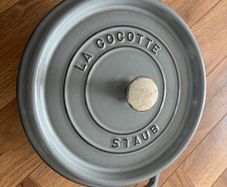 Staub Round Cast Iron Cocotte / Casserole Dish 24cm (3.8L) - Grey