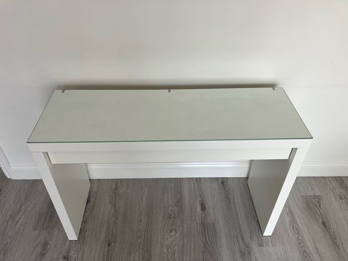 Dressing table