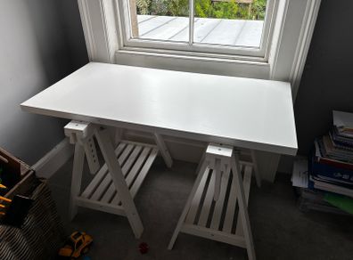 Trestle table