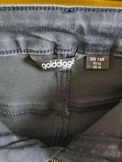 Ladies Golddigga black skinny jeans.