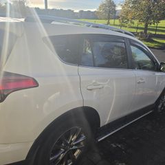 Breaking toyota Rav 4