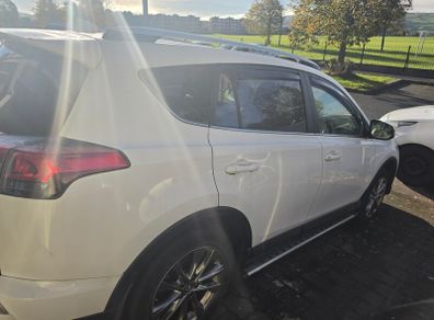 Breaking toyota Rav 4