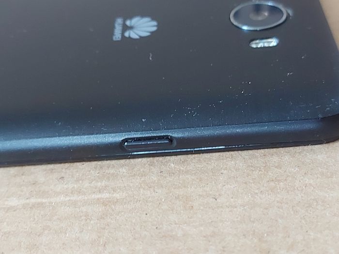HUAWEI Mobile Phone, Model Cun-L01, 8GB, in very good condition