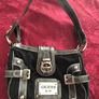 guess handbag Image 7