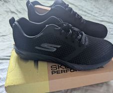 Skechers go run 600-circulate gen 5 all black ( Size 12UK /47EUR )