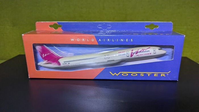 Vim Airlines 1:200 scale model airplane, Boeing 757 aircraft, made by Wooster