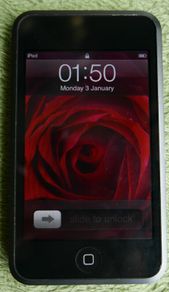 Apple iPod Touch 2nd Generation - 8GB Black - Tested & Working - Classic MP3 Media Player