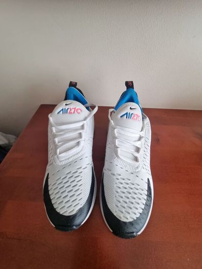 Nike 270s runners