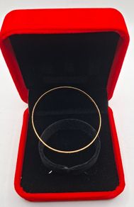 18 ct yellow gold bangle