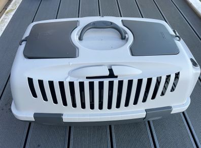 Cat cage