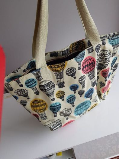 Zipped Rain Resistant Beach/ Tote Bag