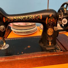 Singer Sewing Machine