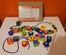 Melissa & Doug Lacing Beads