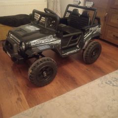Toy electric car