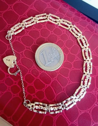 9ct gold gate-style link bracelet