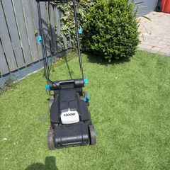 Electric lawnmower