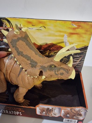 Jurassic World Pentaceratops Mega Destroyers Figure - Brand New