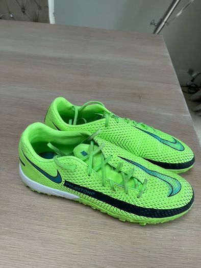 Nike Astro Trainers - UK 7.5