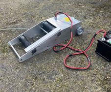 Motorcycle paddock /pit 12v roller starter