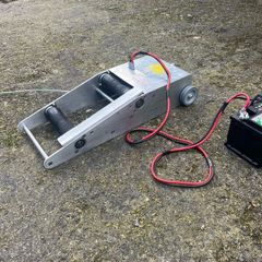 Motorcycle paddock /pit 12v roller starter