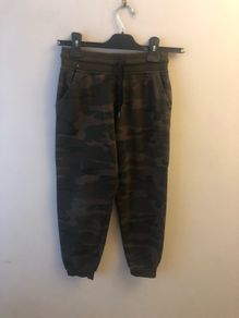Tracksuit bottoms (age 8-9)