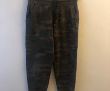 Tracksuit bottoms (age 8-9)