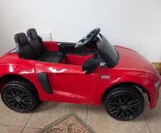 Toy electric car