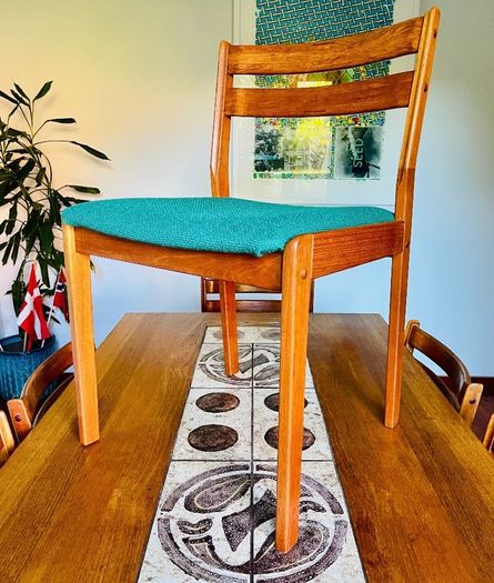 MCM Danish teak table & 6 chairs Johannes Andersen/Ansager Mobelfabrik