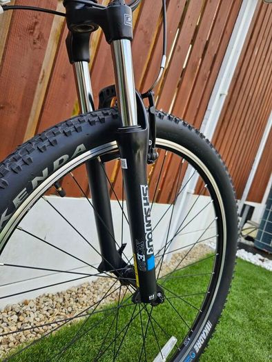 Carrera Valour 27.5 Mountain Bike L Frame Like New