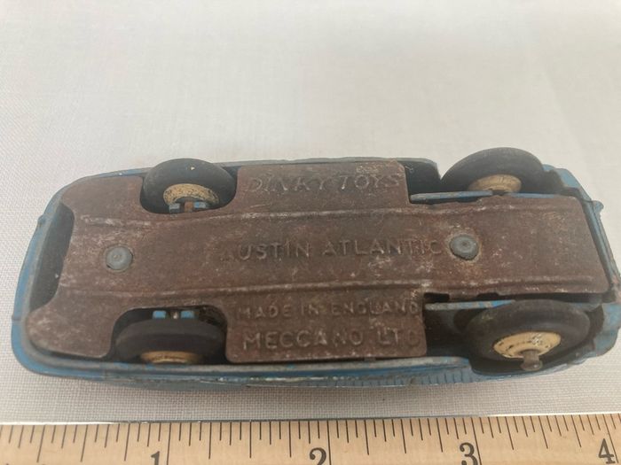 Dinky 104a/106. Austin A90 Atlantic. 1951/53