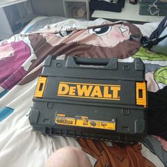 deWalt box