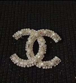 brooch
