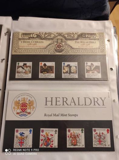 Stamp album UK's Presentation packs x 100
