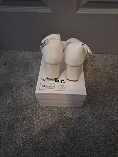 Ladies shoes