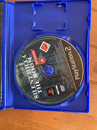 Silent Hill 4, the room, for PS2.
