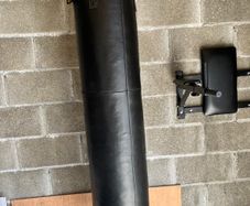 Heavy Duty Punch Bag & Wall Bracket (Excellent Condition)