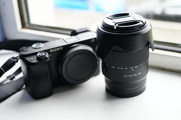 Sony a6400 + 3 lenses + accessories