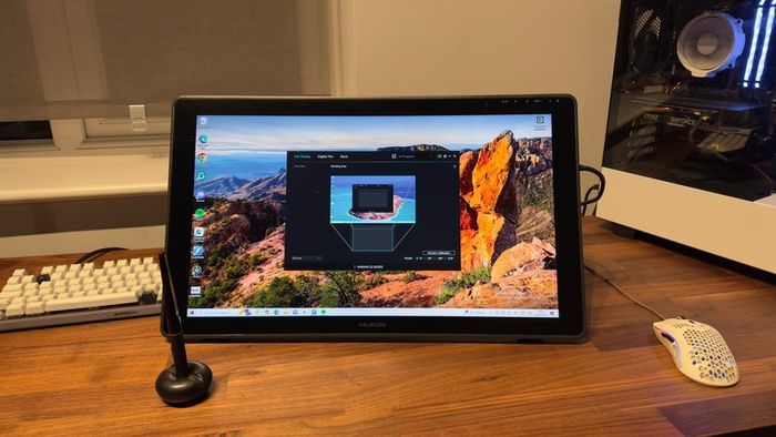 huion kamvas 22 plus / drawing tablet