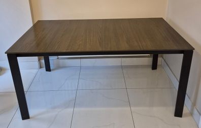 Table 6/8 seater