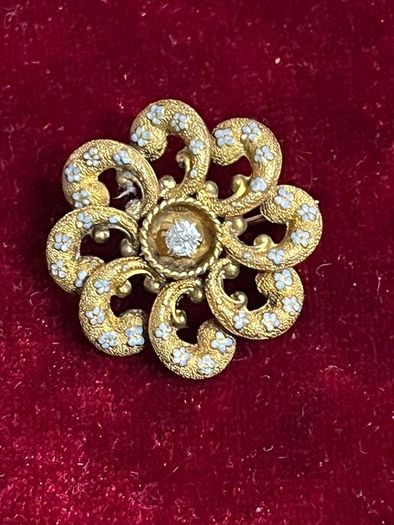 14kt gold pin wheel brooch