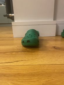 crocs