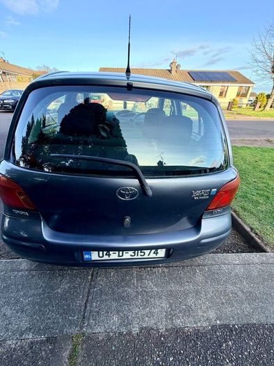 Toyota yaris 2004