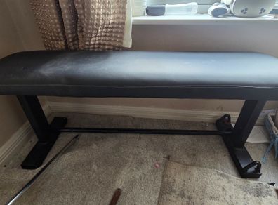 Weight bench with pull bar