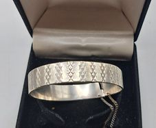 Sterling silver bangle
