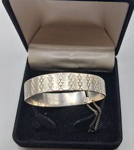 Sterling silver bangle